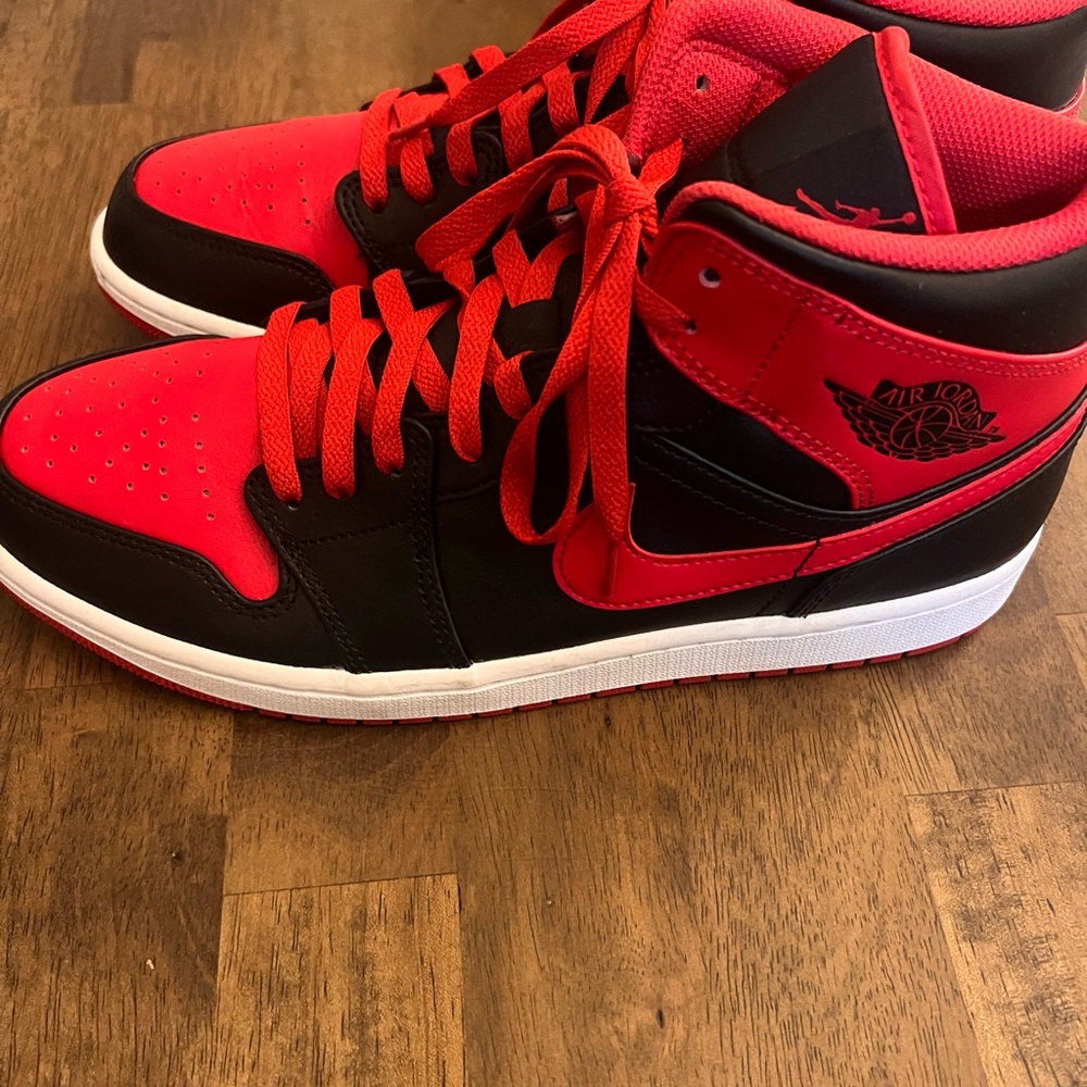 Air Jordan 1 Mid Black & Red | Men’s 11 - Picture 3 of 8